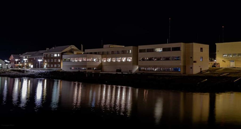 Vardo Hotel Exterior foto